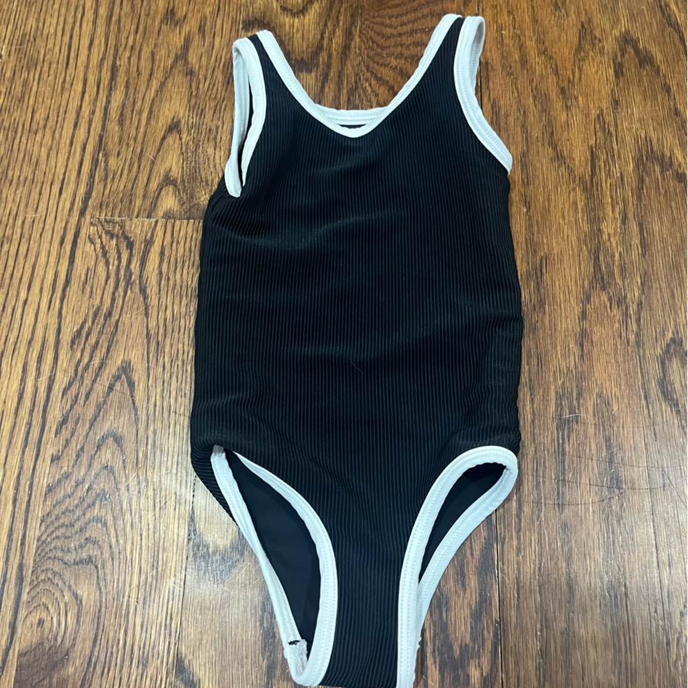 LainSnow Black and White Swimsuit
